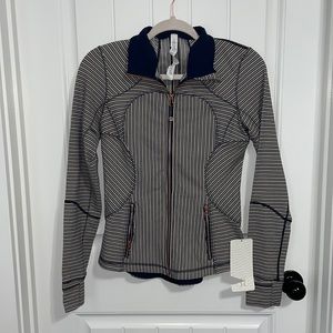 BNWT Lululemon zip up fitted jacket